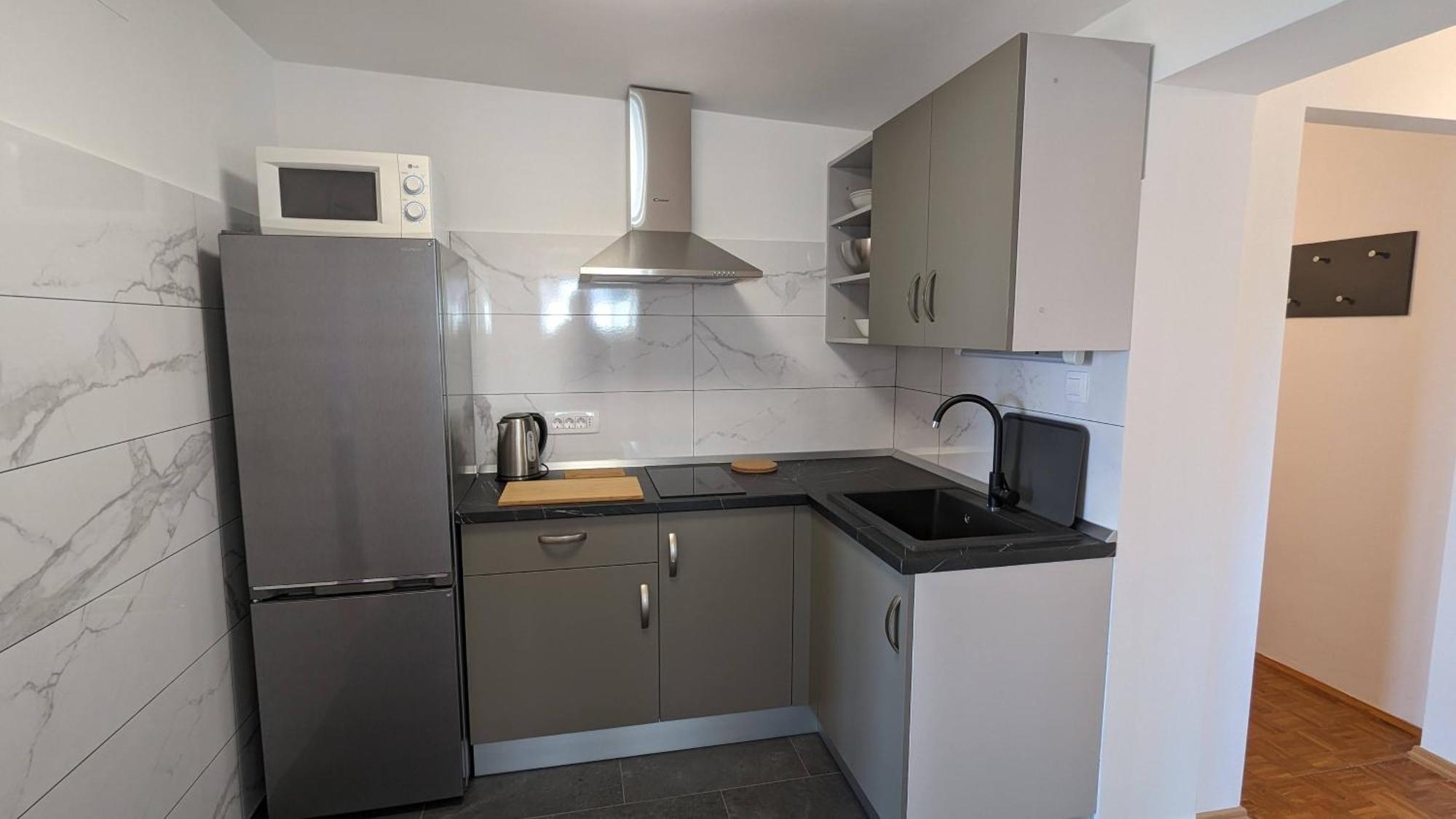 Apartments Kety - Central Heating Цриквеница Экстерьер фото