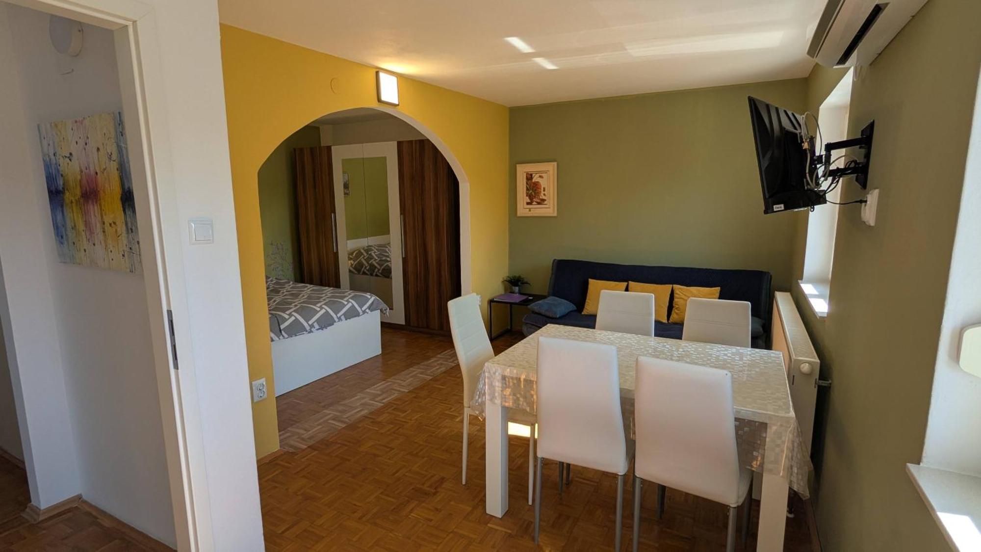 Apartments Kety - Central Heating Цриквеница Экстерьер фото