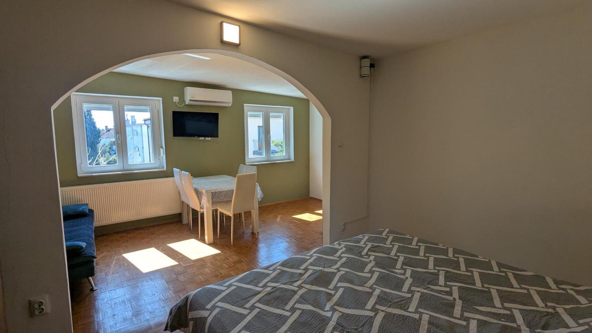 Apartments Kety - Central Heating Цриквеница Номер фото